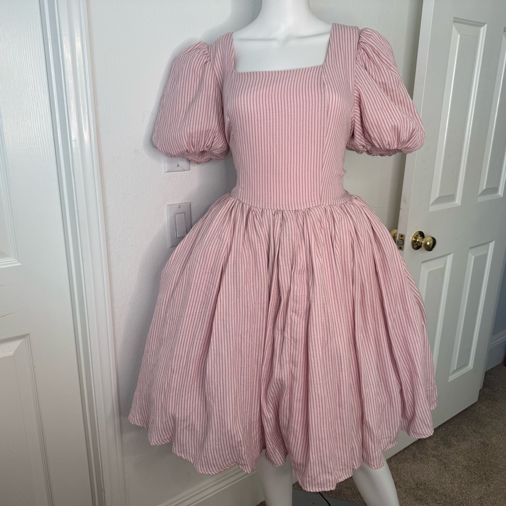 NWOT Ivy City Co Cupcake Pink Striped Puff Sleeve Dress
